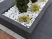 Nowoczesne kwietniki ogrodowe z betonu zdj. 2