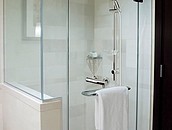 Prysznic w nowoczesnych aranżacjach łazienkowych zdj. 7