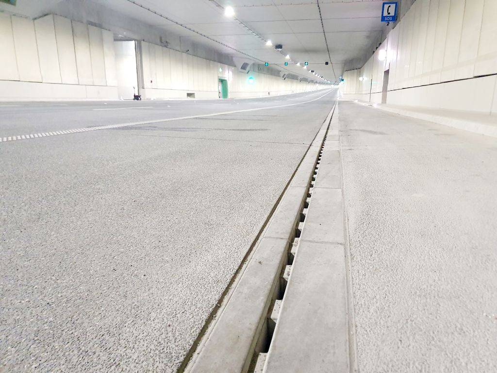 Tunel POW w ciągu drogi ekspresowej S2 w Warszawie już otwarty zdj. 1