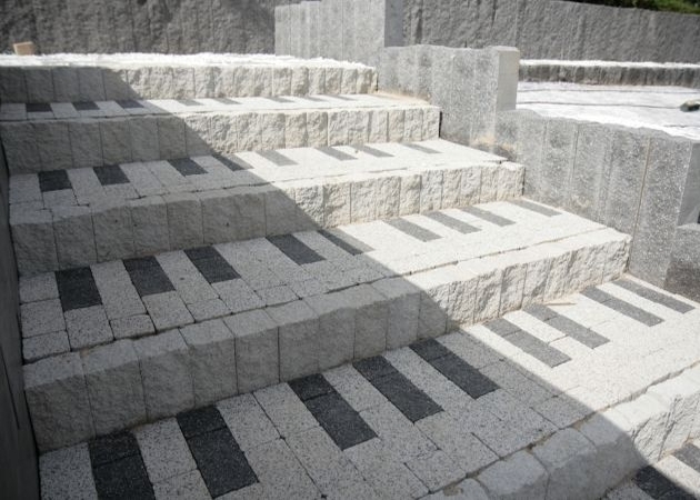 Libet - kostka brukowa wykorzystana jako schody